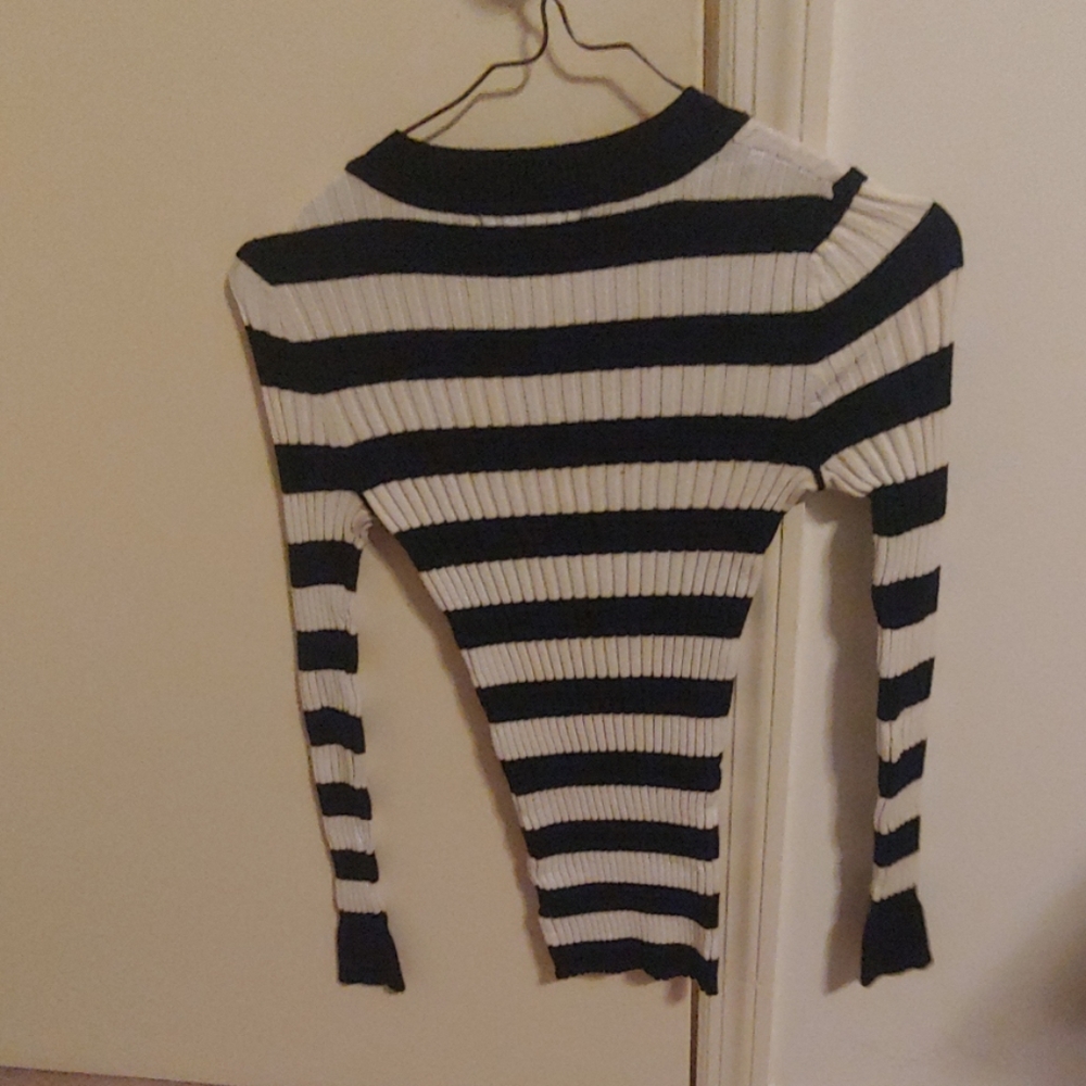 Sweater - Picture 2 of 2